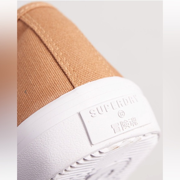 SUPERDRY
Low Pro 2.0 Lace-Up Sports Shoes - Picture 11 of 11